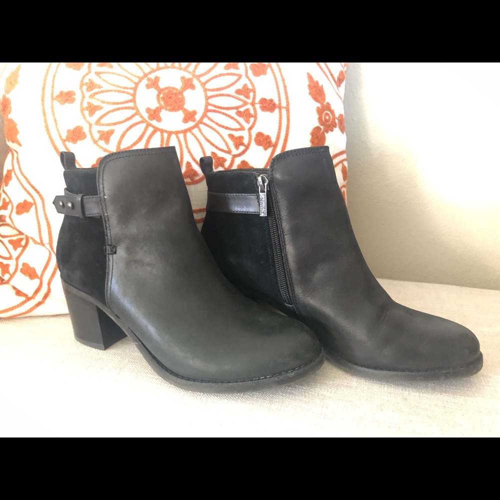 Sperrys black leather and suede booties